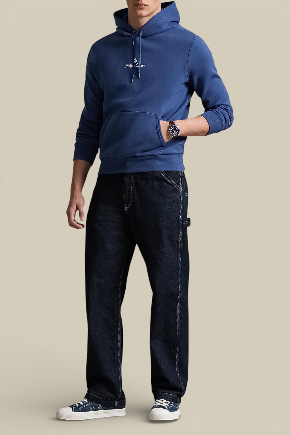 תמונת כל הלוק של סווטשירט קפוצ'ון